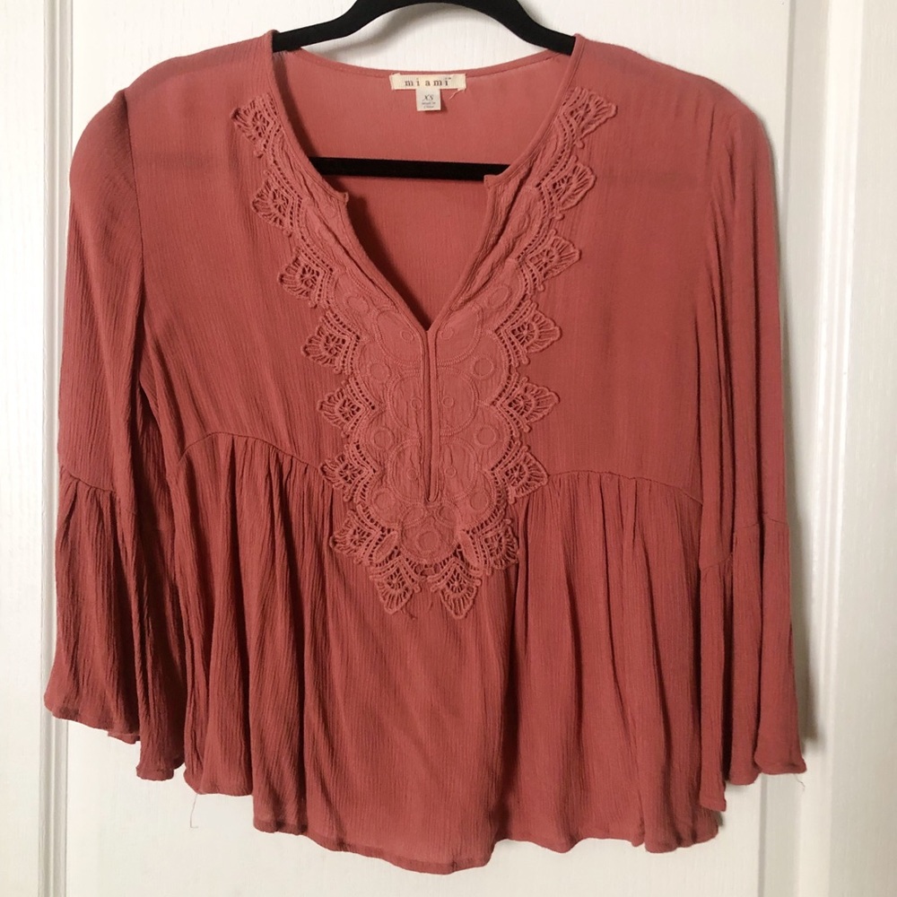 Altar’d State Coral Lace Shirt Top (size: XS)